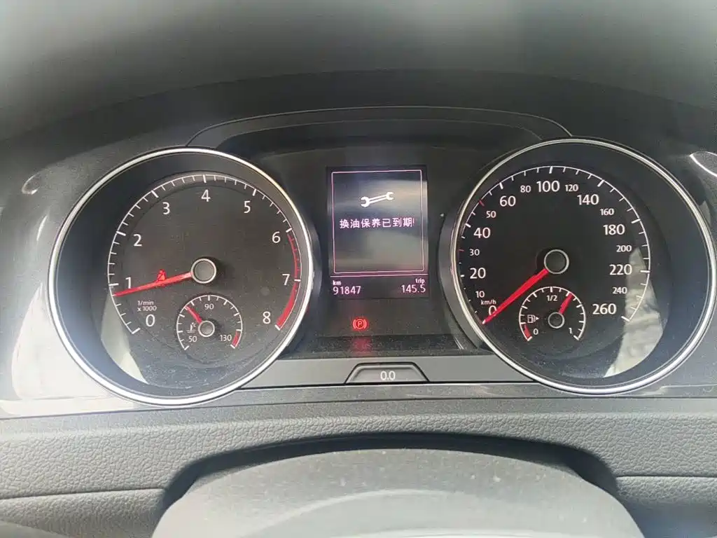 Photo 4 - Volkswagen Golf