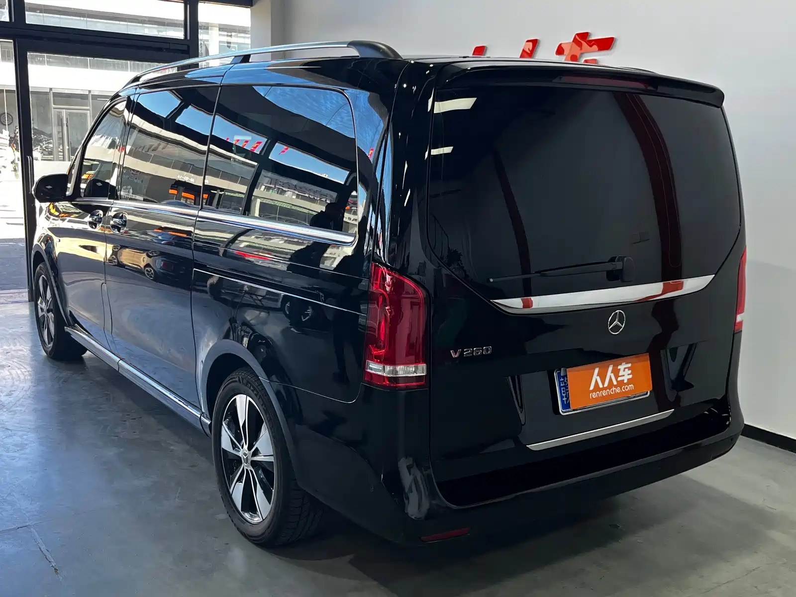 Фото 20 - Mercedes-Benz V-Class