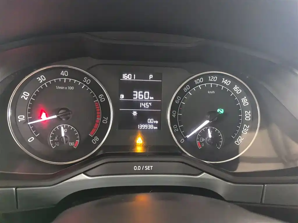 Škoda Superb 2016 TSI330 DSG Pioneer Edition фото 12