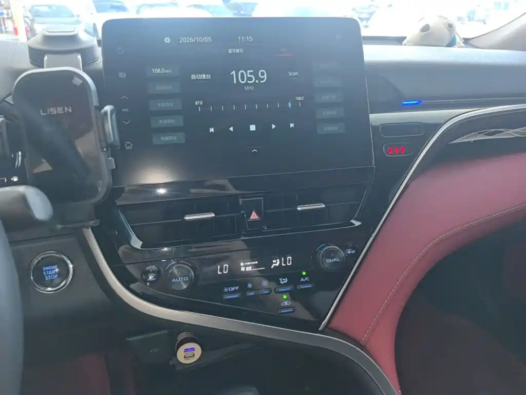 Фото 9 - Toyota Camry
