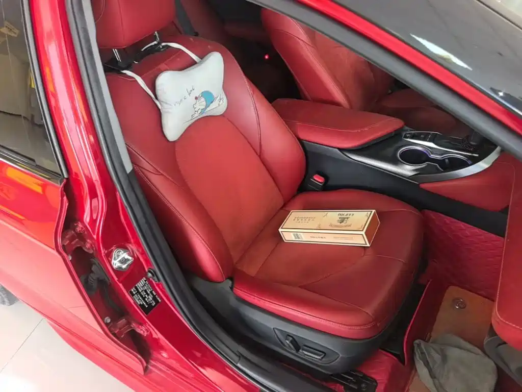 Фото 20 - Toyota Camry