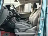 Photo 8 - Volkswagen Touran