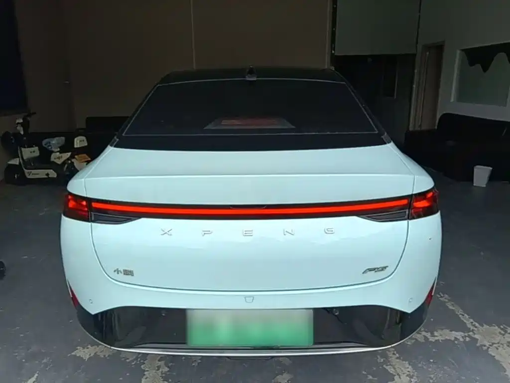 XPeng P5 2022 2021 550E