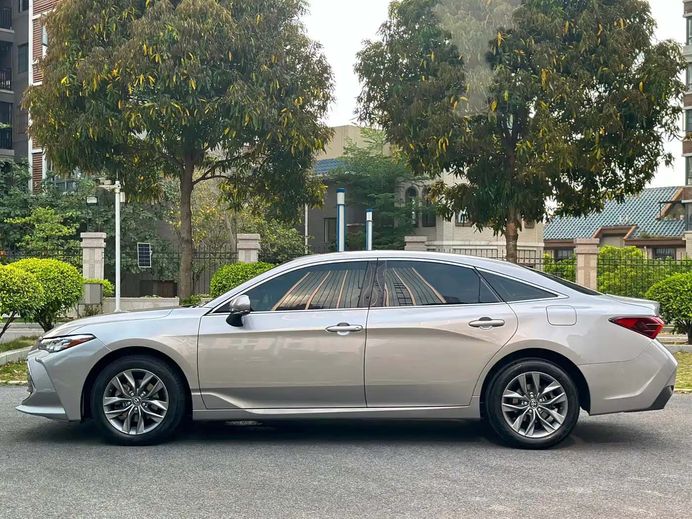 Toyota Avalon 2022 2.0L Progressive Edition фото 4
