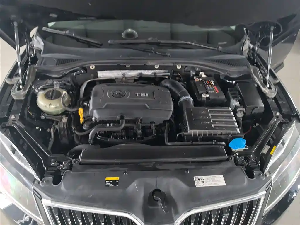 Škoda Superb 2016 TSI330 DSG Pioneer Edition фото 20