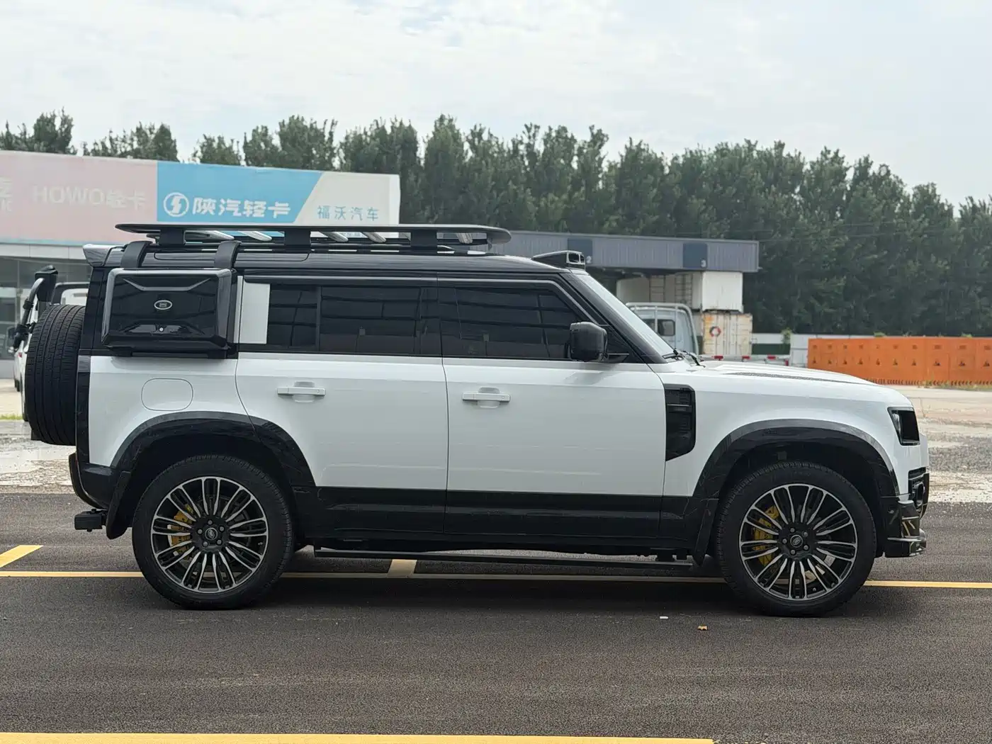 Land Rover Defender 2025 2025 110 3.0T P400 Dark Special Edition