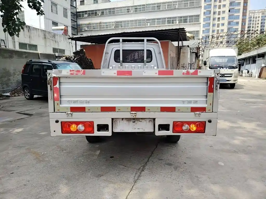 Jinbei T3 2019 2019 1.5L China VI Double Cab Comfort Extended Version JKC1030SS6FL