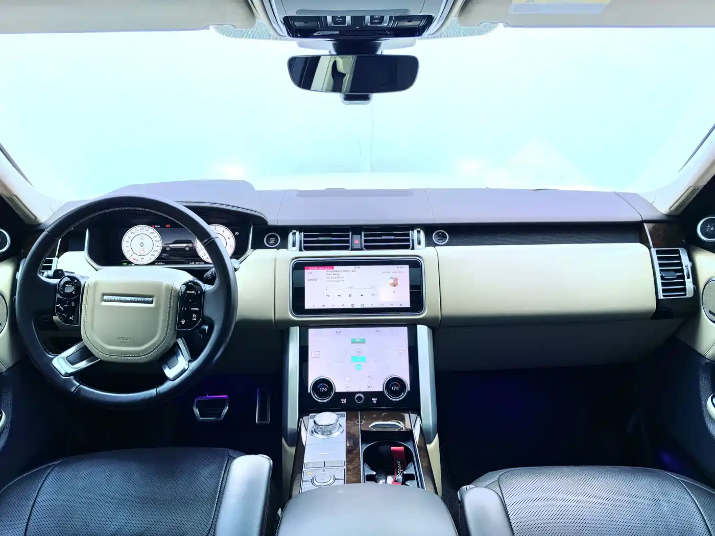 Land Rover Range Rover 2020 3.0 L6 Heritage Edition фото 11