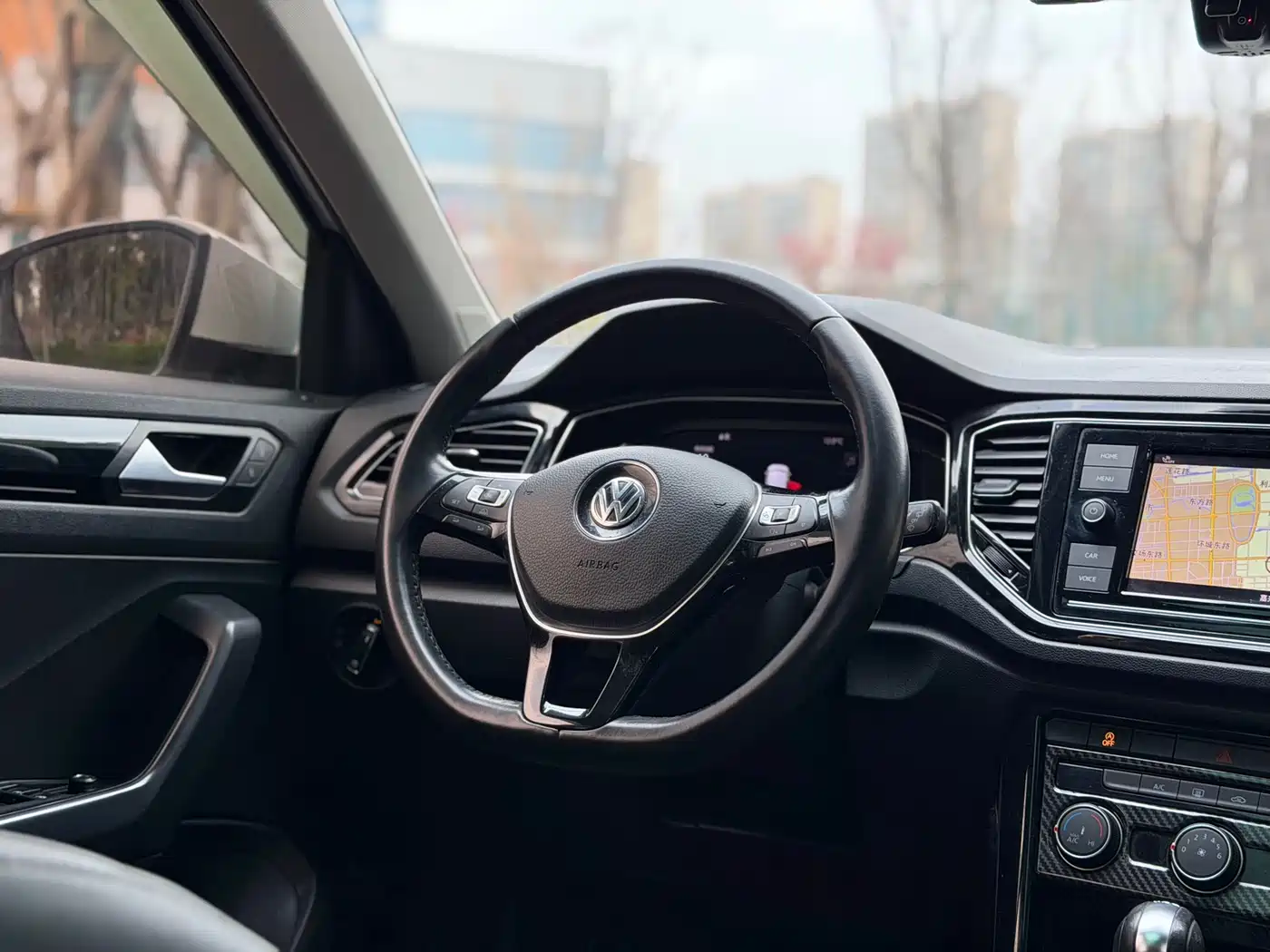 Volkswagen T-ROC 2018 280TSI DSG 2WD Comfort (China V) фото 11