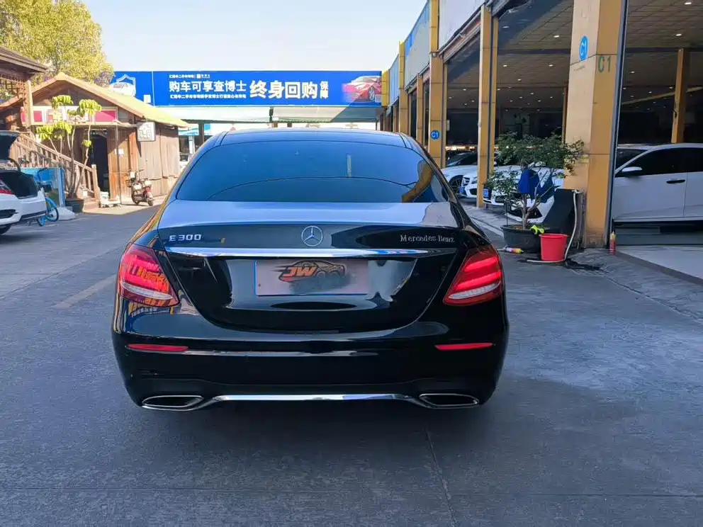 Mercedes-Benz E-Class 2016 E 300 L Luxury фото 9