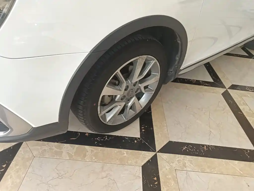 Фото 23 - Geely Vision S1