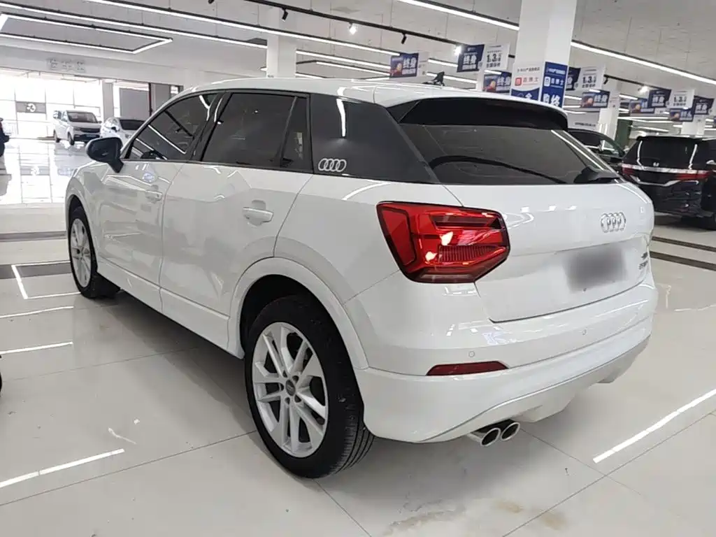 Photo 23 - Audi Q2L