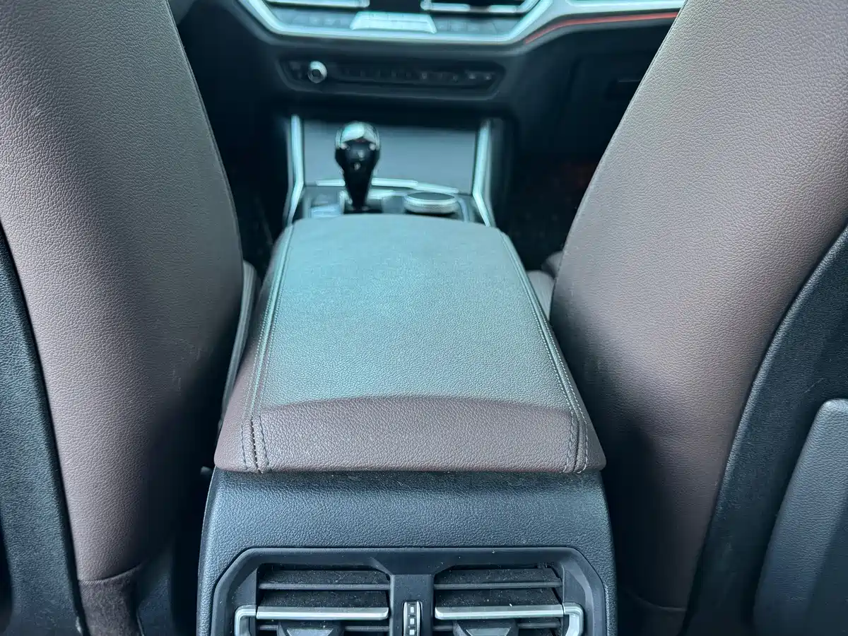 Фото 17 - BMW 3 Series