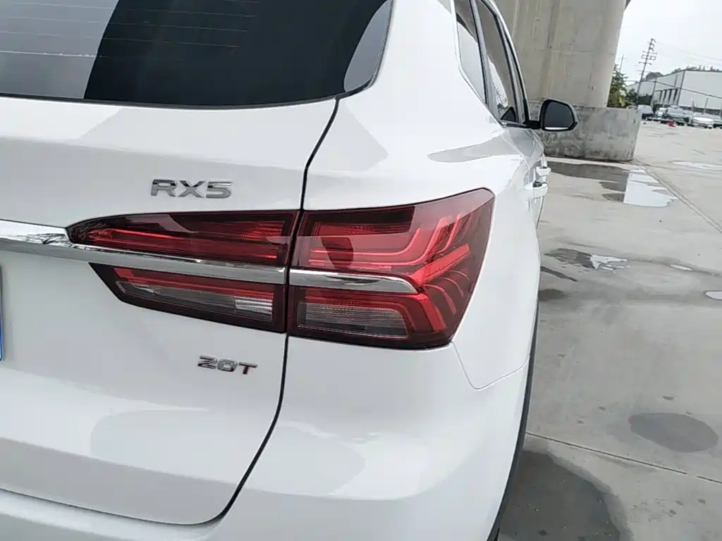 Фото 8 - Roewe RX5