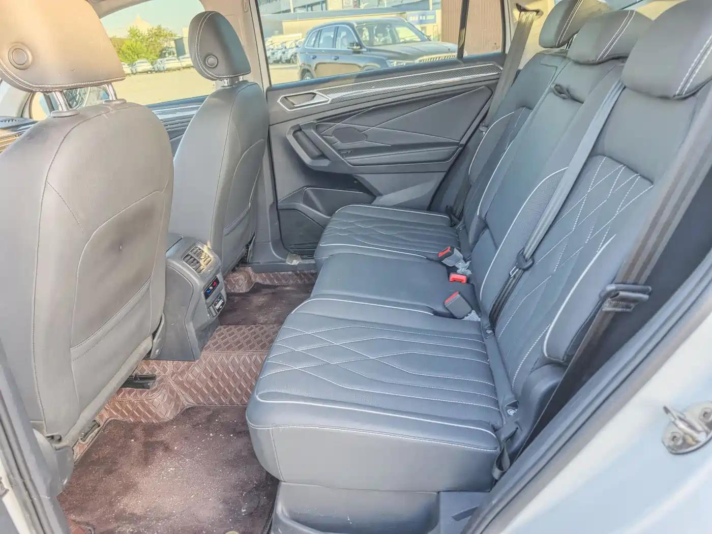 Volkswagen Tiguan L 2023 330TSI Auto 2WD R-Line Premium Edition фото 14