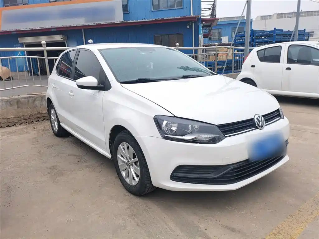 Volkswagen Polo 2016 1.4L Automatic Trend фото 4