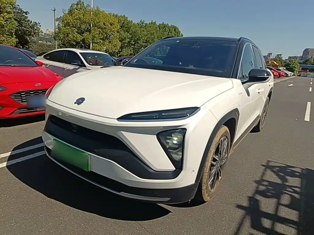 Фото 2 - NIO ES6