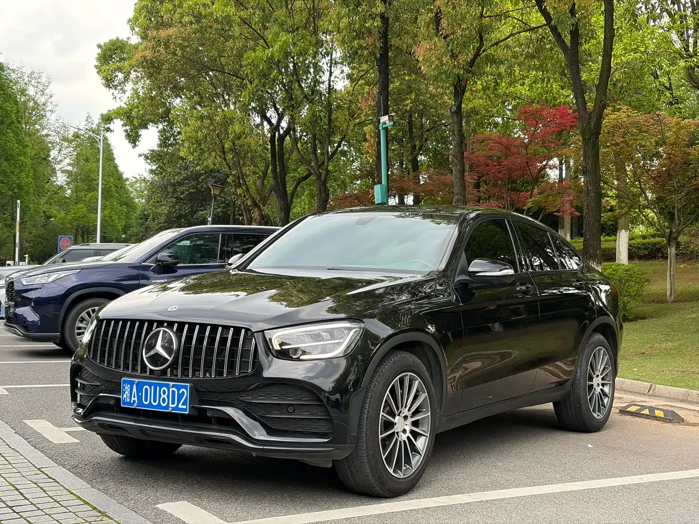Mercedes-Benz GLC Coupe 2020 GLC 260 4MATIC Coupe SUV