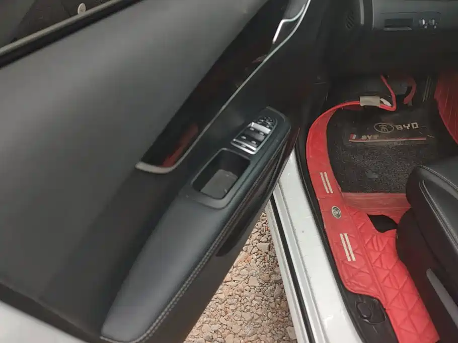 BYD Song MAX 2020 2019 1.5T Auto Smart Connected Sunroof 6-seater China VI