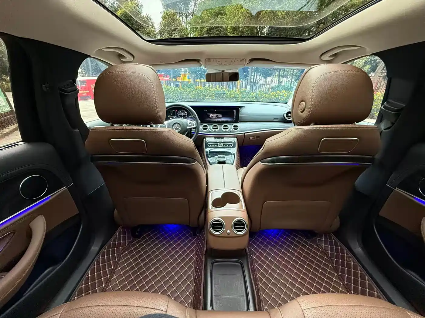 Mercedes-Benz E-Class 2017 E 300 L Luxury фото 14