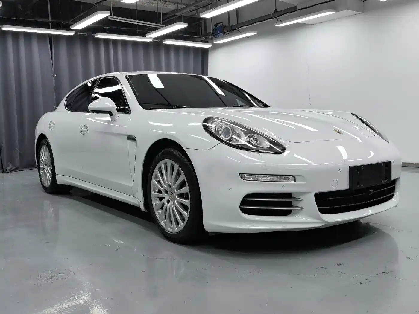 Porsche Panamera 2014 Panamera 4 3.0T фото 3