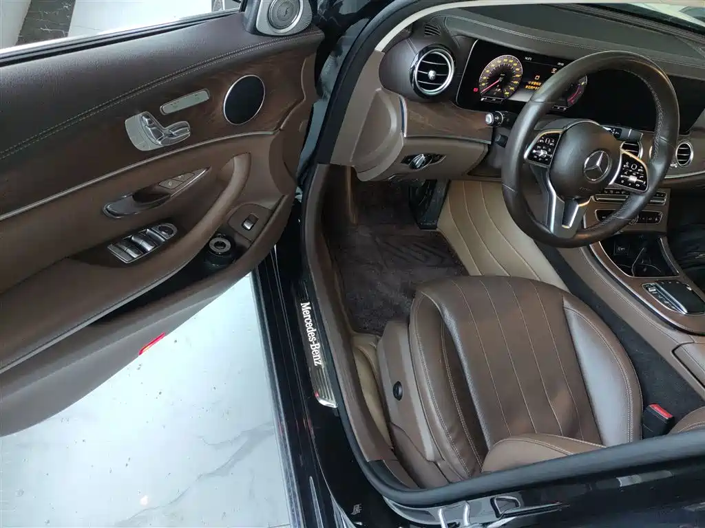 Mercedes-Benz E-Class 2020 E 300 L Fashion фото 16