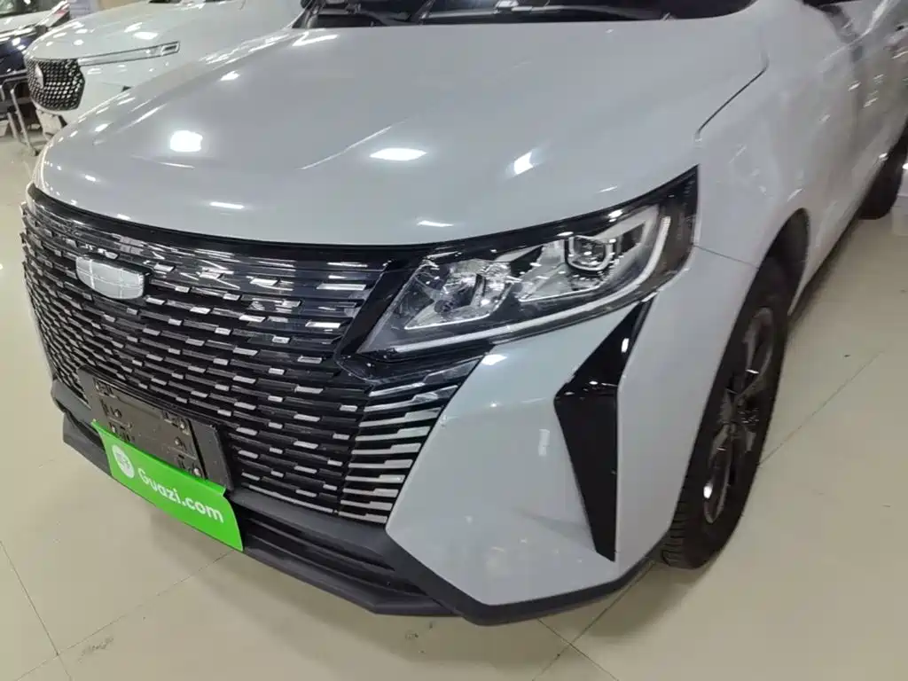 Фото 24 - Geely Haoyue PRO