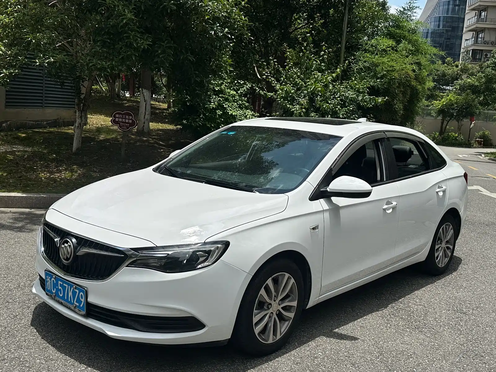 Фото 1 - Buick Excelle
