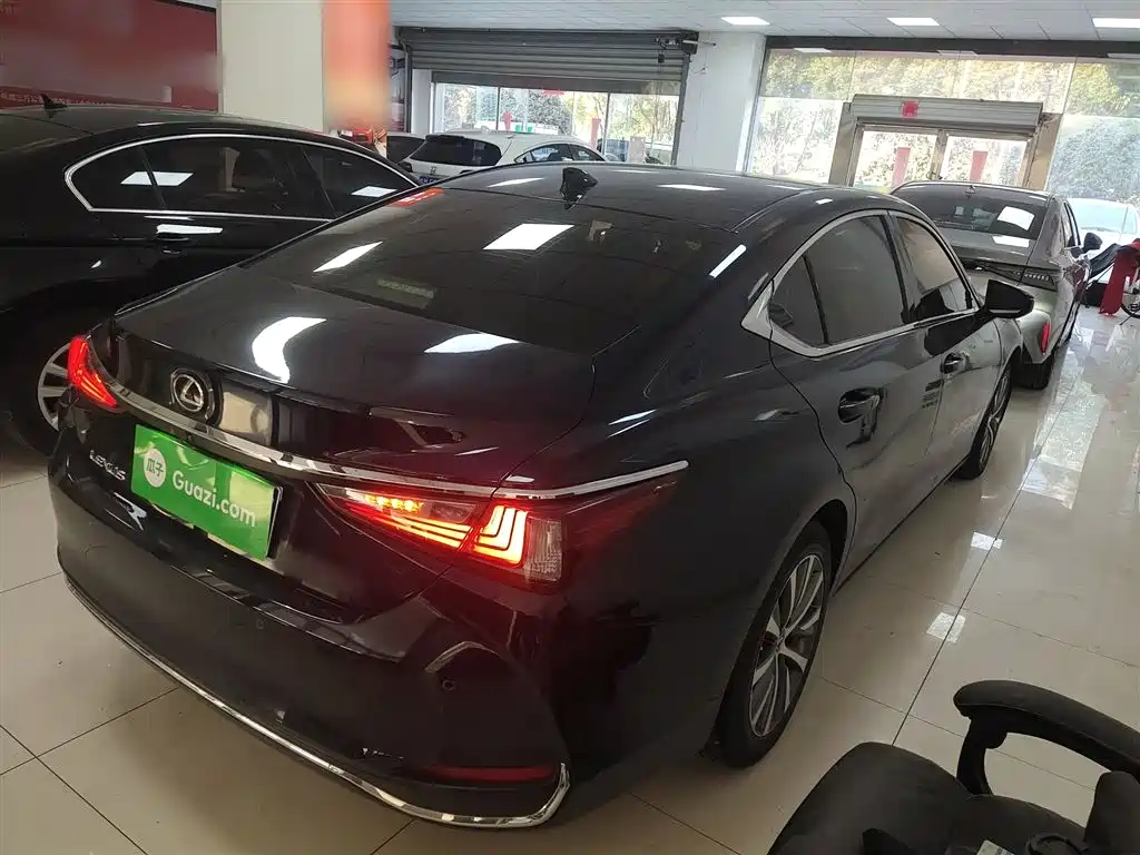 Lexus ES 2020 200 Excellence фото 5
