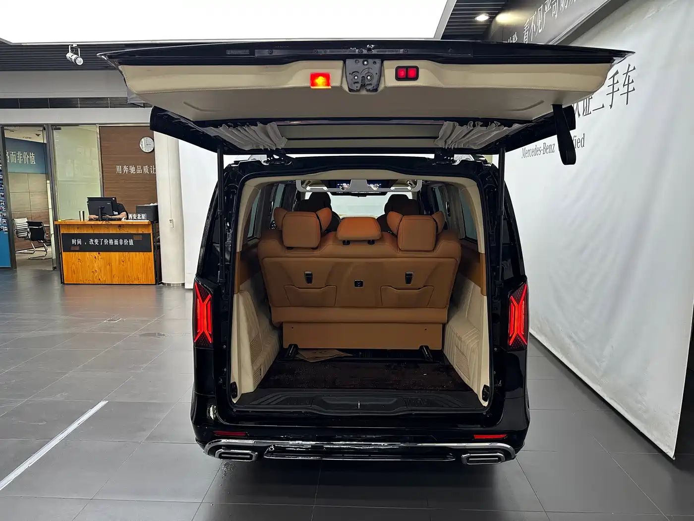 Mercedes-Benz Vito 2024 2.0T Elite Edition 7-Seater фото 19