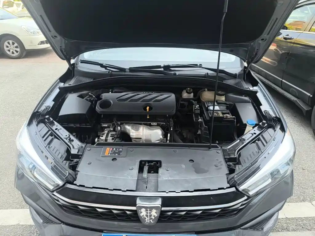 Фото 20 - Roewe i5