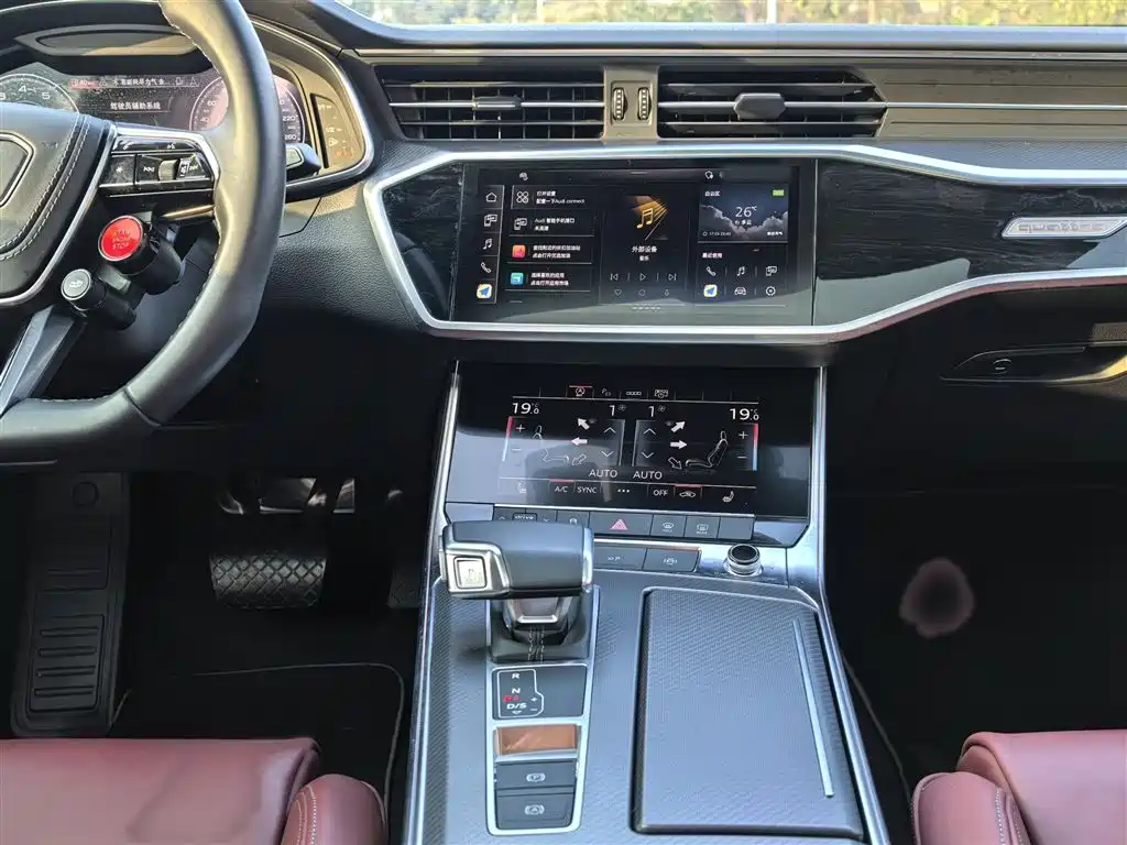 Audi A7L 2024 45 TFSI quattro Black Warrior Edition фото 6