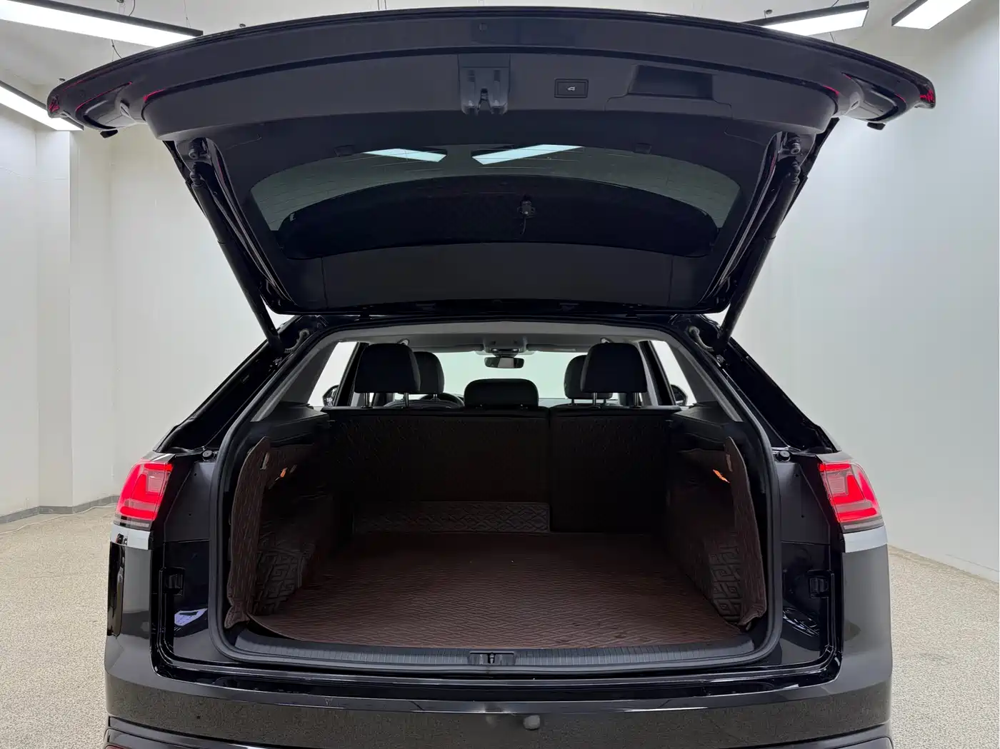 Volkswagen Teramont 2023 Teramont X 380TSI 4WD Luxury Edition фото 37