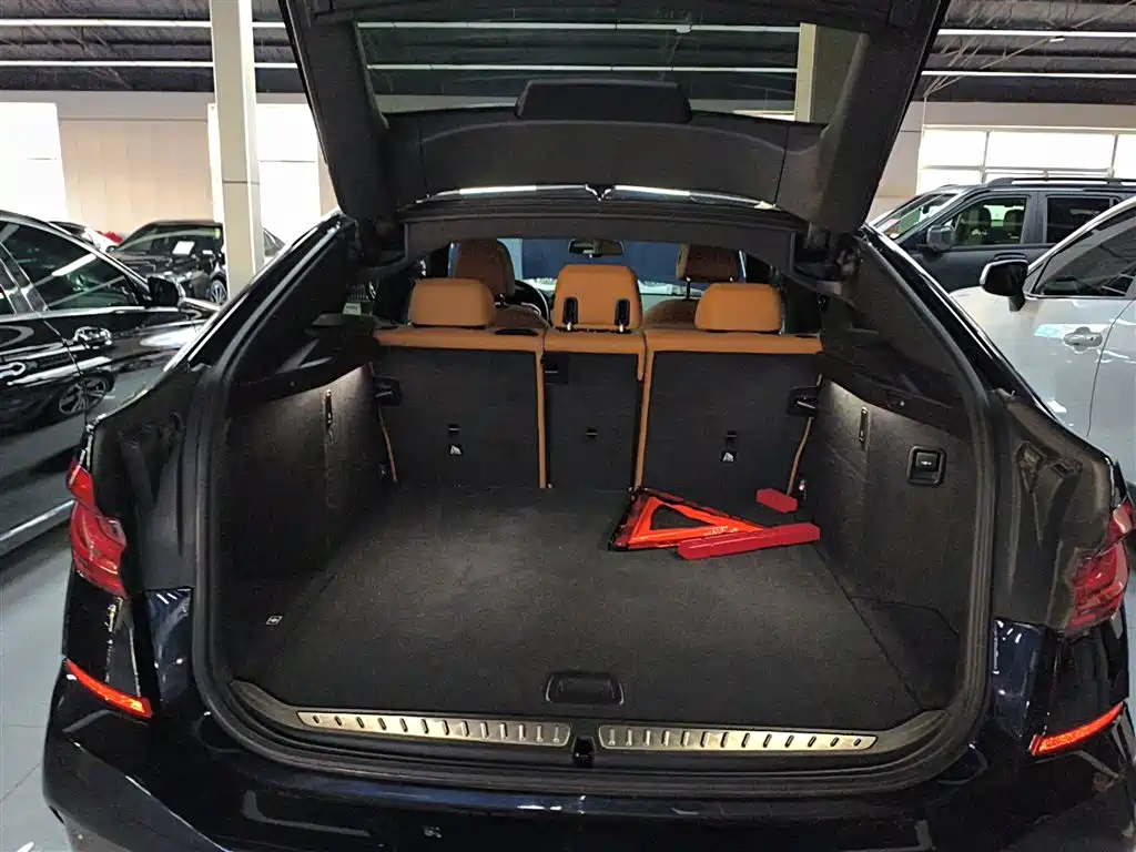 BMW 6 SERIES GT