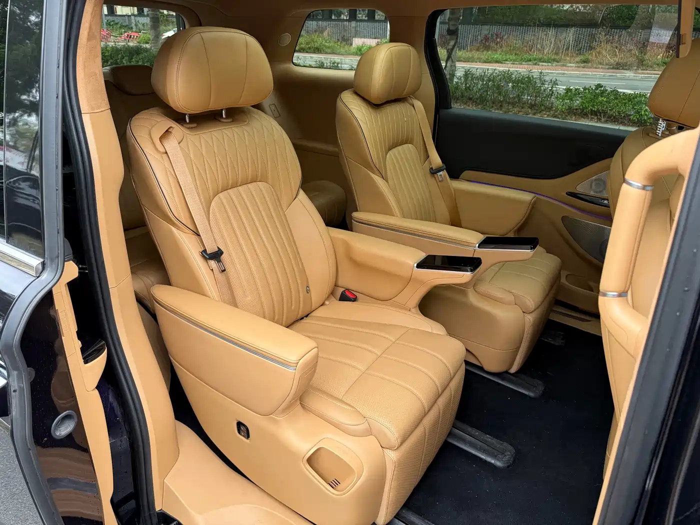 Voyah Auto Voyah Dreamer 2025 PHEV AWD Flagship Kunpeng Edition фото 17