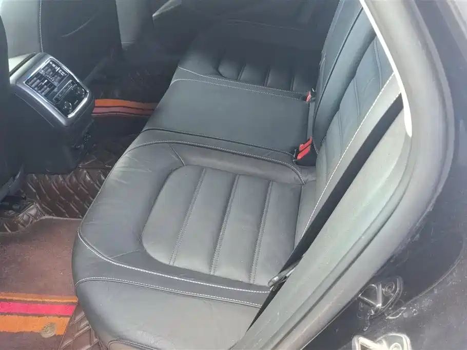 Volkswagen Passat 2016 330TSI DSG Executive Edition фото 11