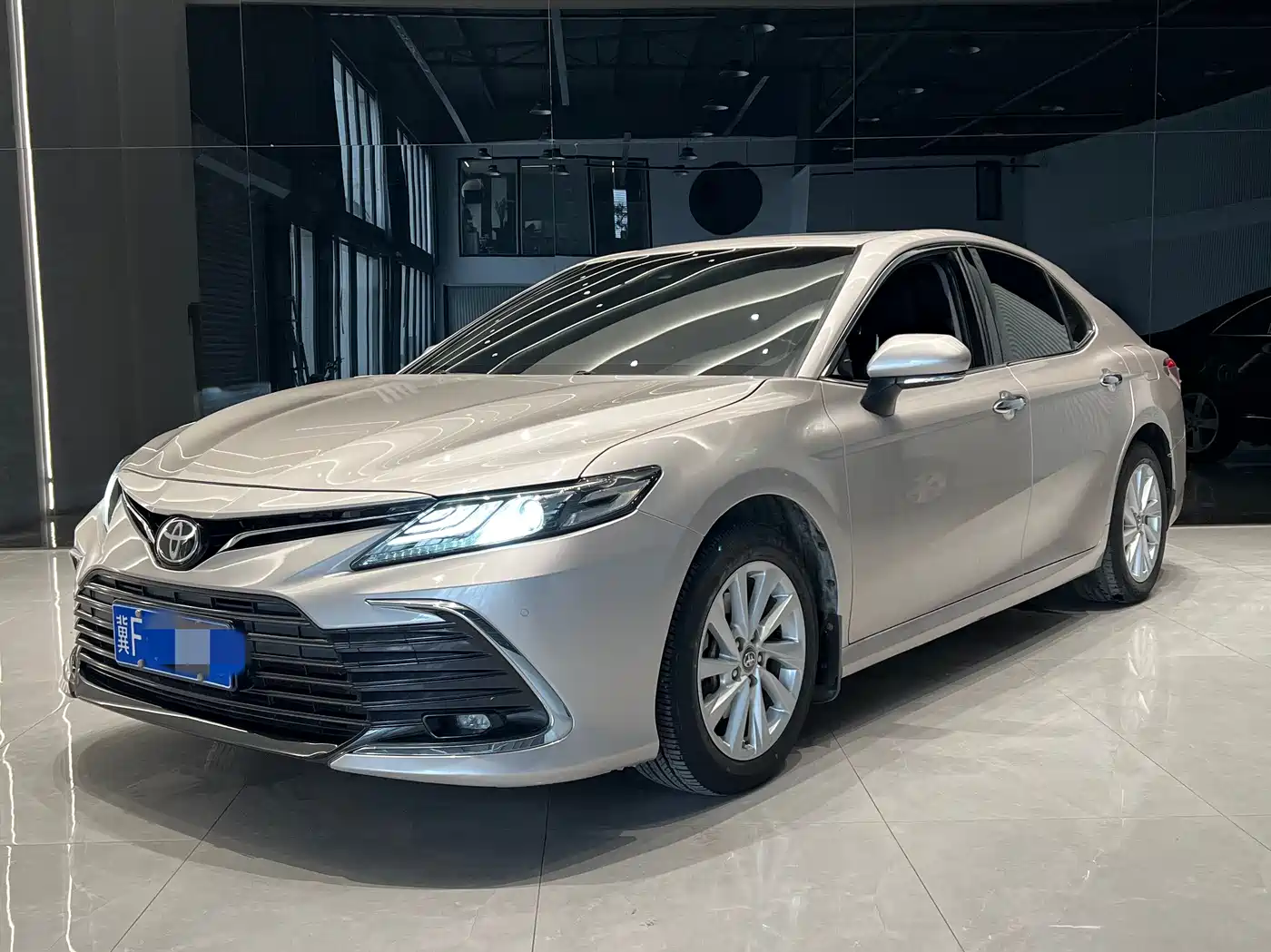 Toyota Camry 2021 2.0G Luxury Edition