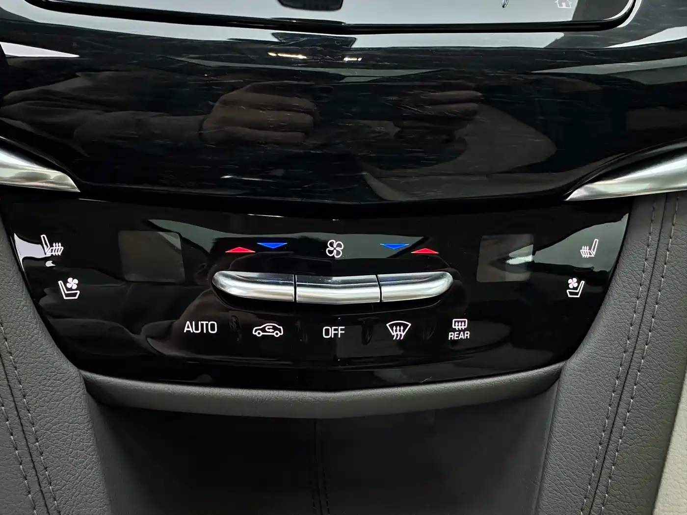 Cadillac XT6 2022 2.0T 6-Seater 4WD Luxury Edition фото 21