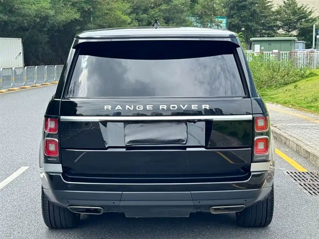 Land Rover Range Rover 2020 3.0 L6 Heritage Extended Edition фото 4