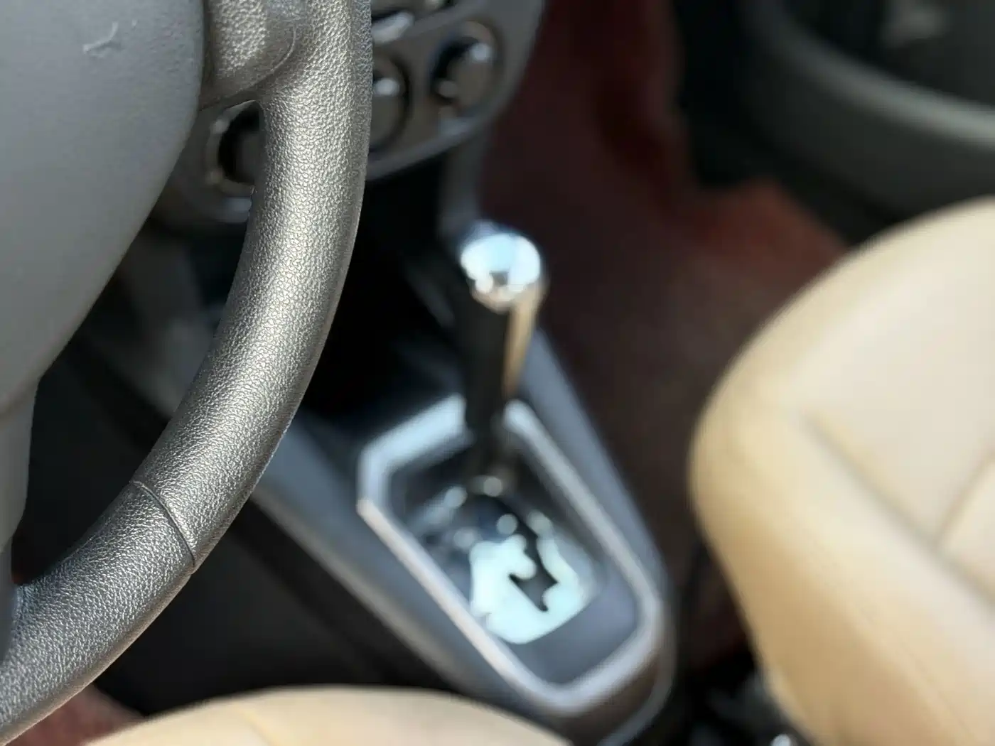 Peugeot 301 2015 2014 1.6L Automatic Comfort Edition