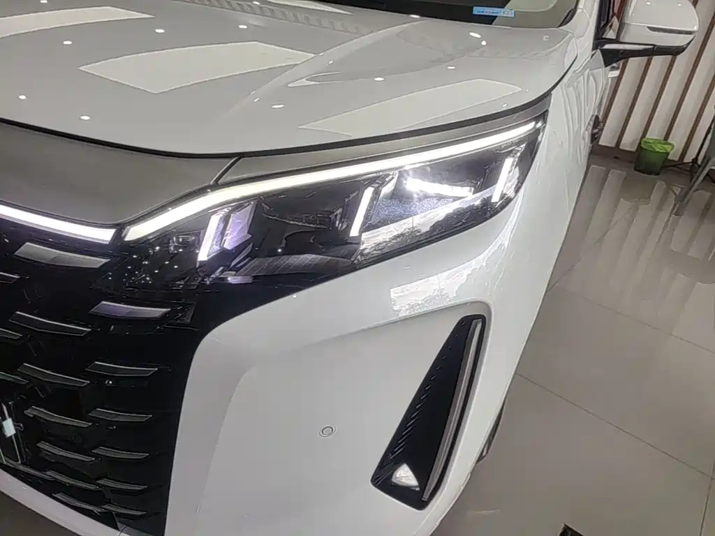 BYD Xia 2025 2025 DM-i 1.5T 180km Surpass Edition