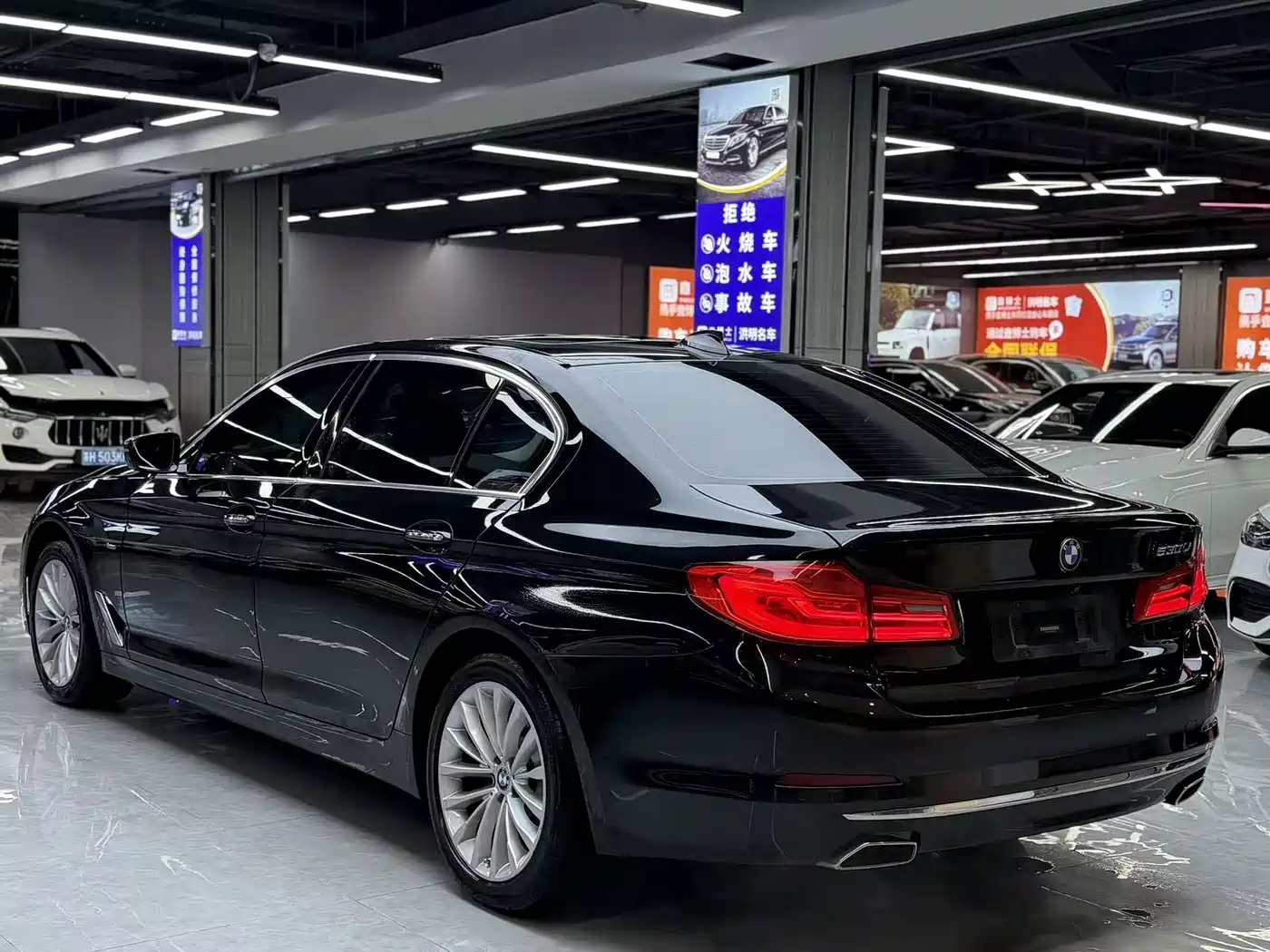 BMW 5 Series 2018 530Li Leading Luxury Package фото 6