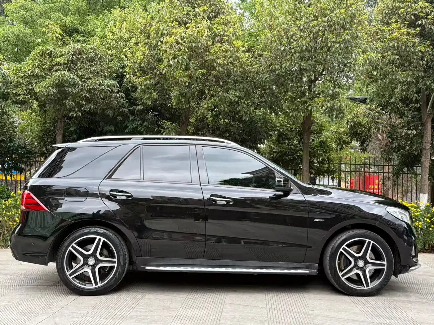 Mercedes-Benz GLE 2017 GLE 450 AMG 4MATIC фото 26