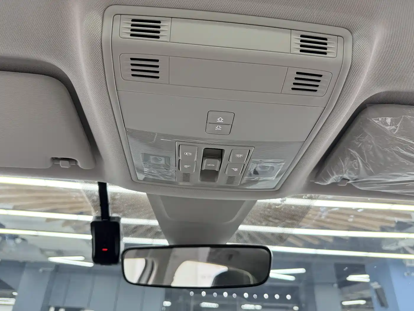Volkswagen Tharu 2024 300TSI 2WD Bright Moon Edition фото 24