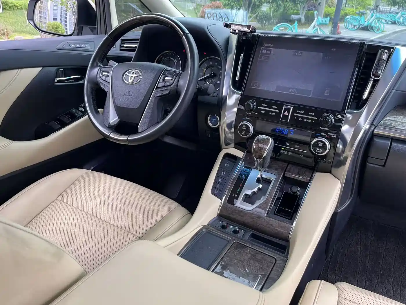 Toyota Alphard 2021 Hybrid 2.5L Premium фото 15
