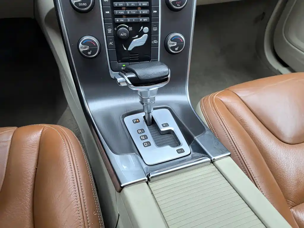 Volvo S60 (Import) 2011 2012 T5 Prestige Edition