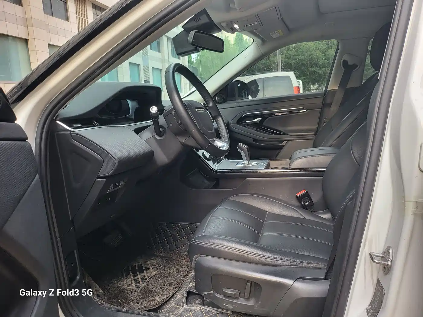 Land Rover Range Rover Evoque 2020 249PS Youth Edition фото 4