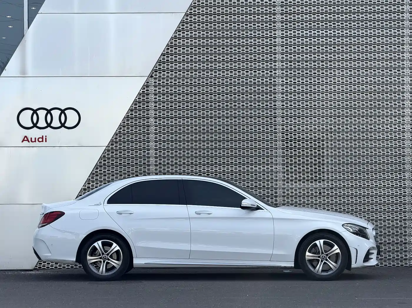 Mercedes-Benz C-Class 2020 Facelift C 260 L Sport фото 3