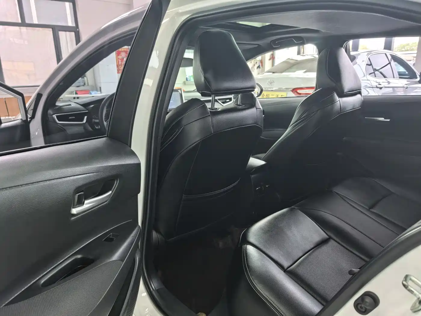 Toyota Levin 2023 185T CVT Luxury фото 8