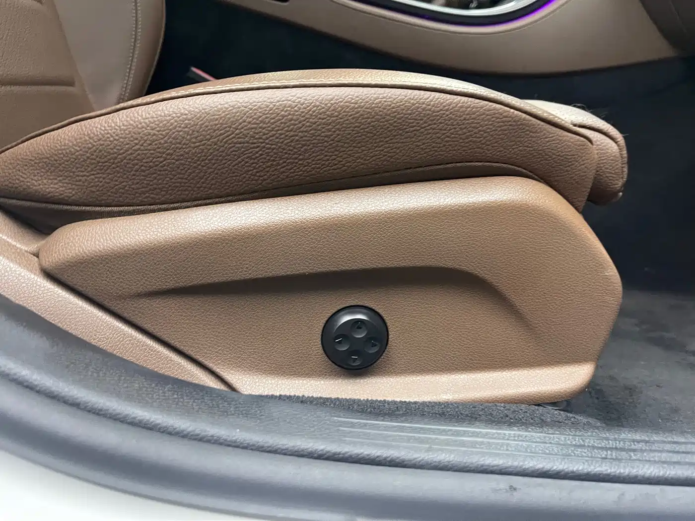 Mercedes-Benz E-Class 2022 E 260 L Sport фото 17